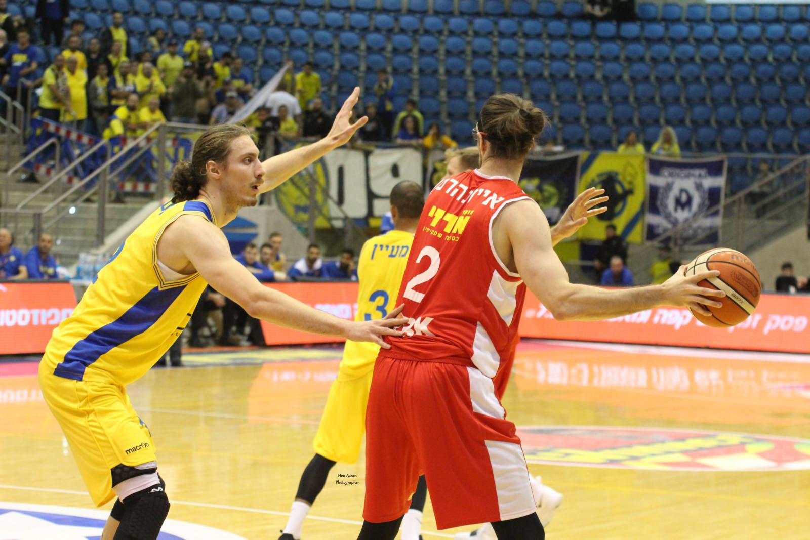 בן אייזנהארט מול אשדוד. פתח בחמישייה לראשונה בליגת העל (צילום: חן אזרן, באדיבות מנהלת הליגה)